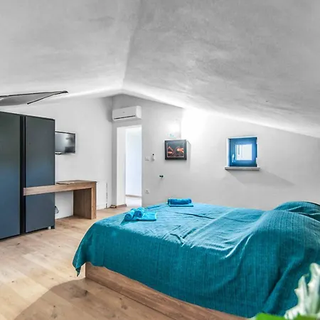 Skylight Svetvincenat
