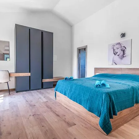 Skylight Villa *